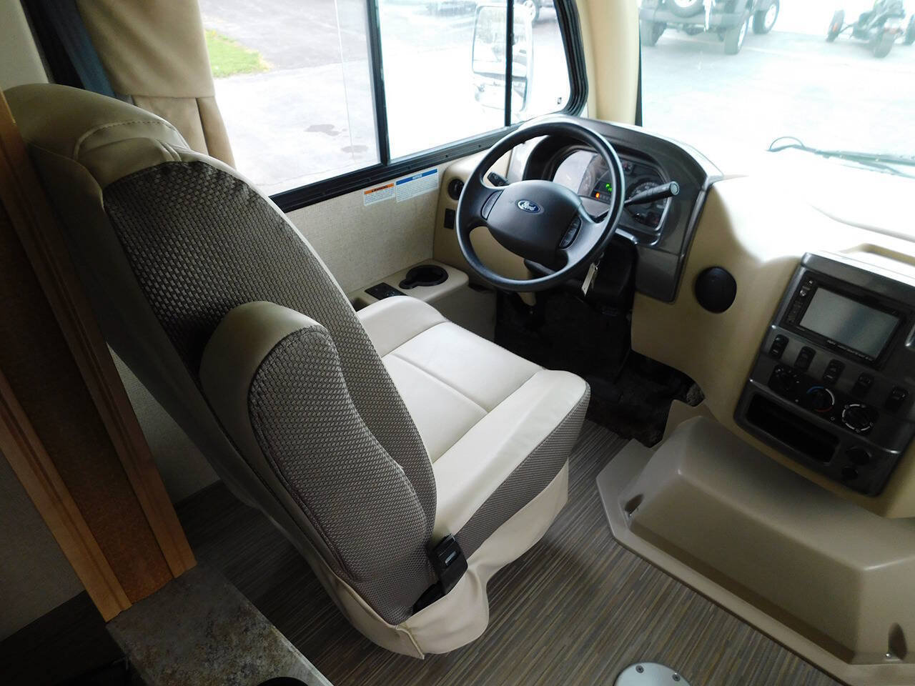 Used 2017 Ford E-450 and Econoline 450 Super Duty w/ A/C Prep Package RWD image 14
