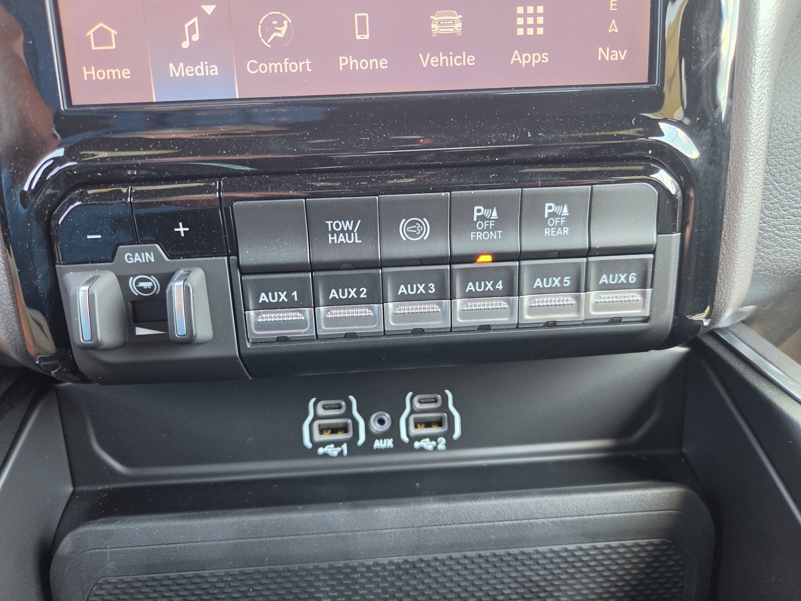 New 2026 RAM 2500 Big Horn AWD/4WD image 15