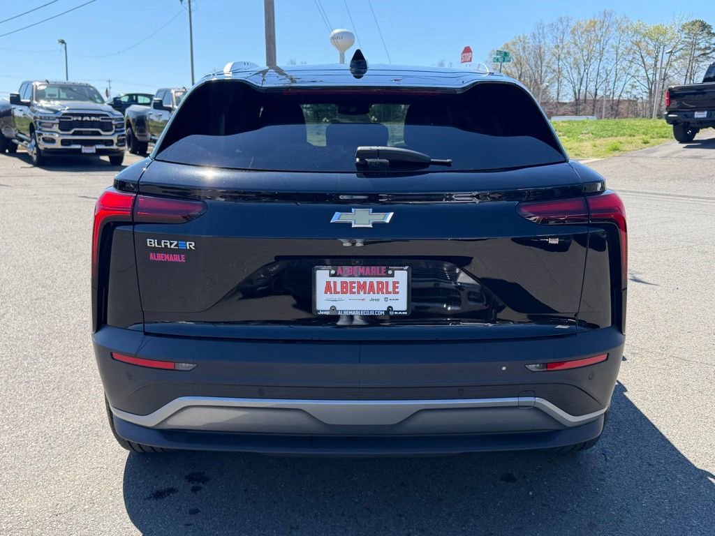 Used 2025 Chevrolet Blazer EV LT image 4