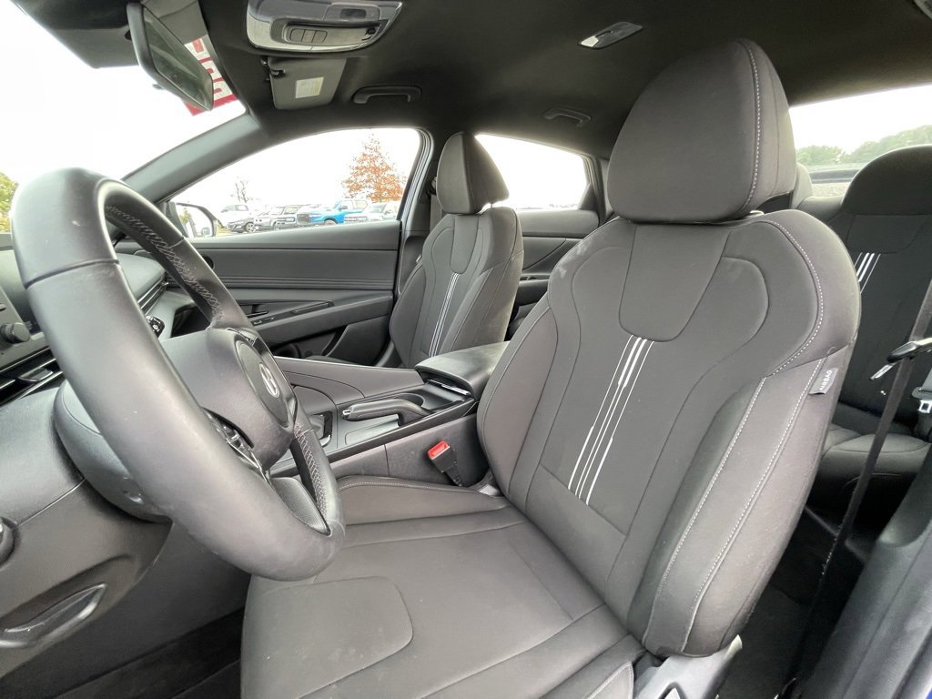 Used 2025 Hyundai Elantra Sport image 22