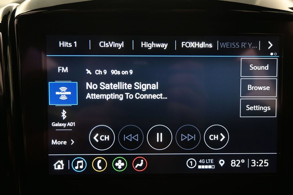 Used 2023 Chevrolet Traverse LT AWD/4WD image 15