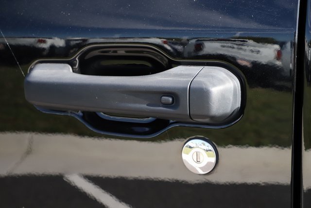 Used 2023 Jeep Gladiator Sport image 10