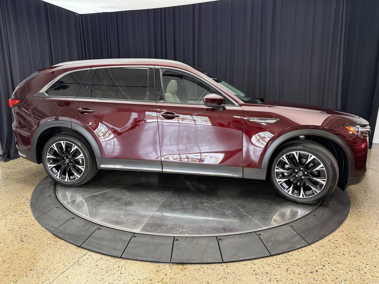 Used 2024 MAZDA CX-90 Plug-In Hybrid w/ Premium Plus AWD/4WD image 10