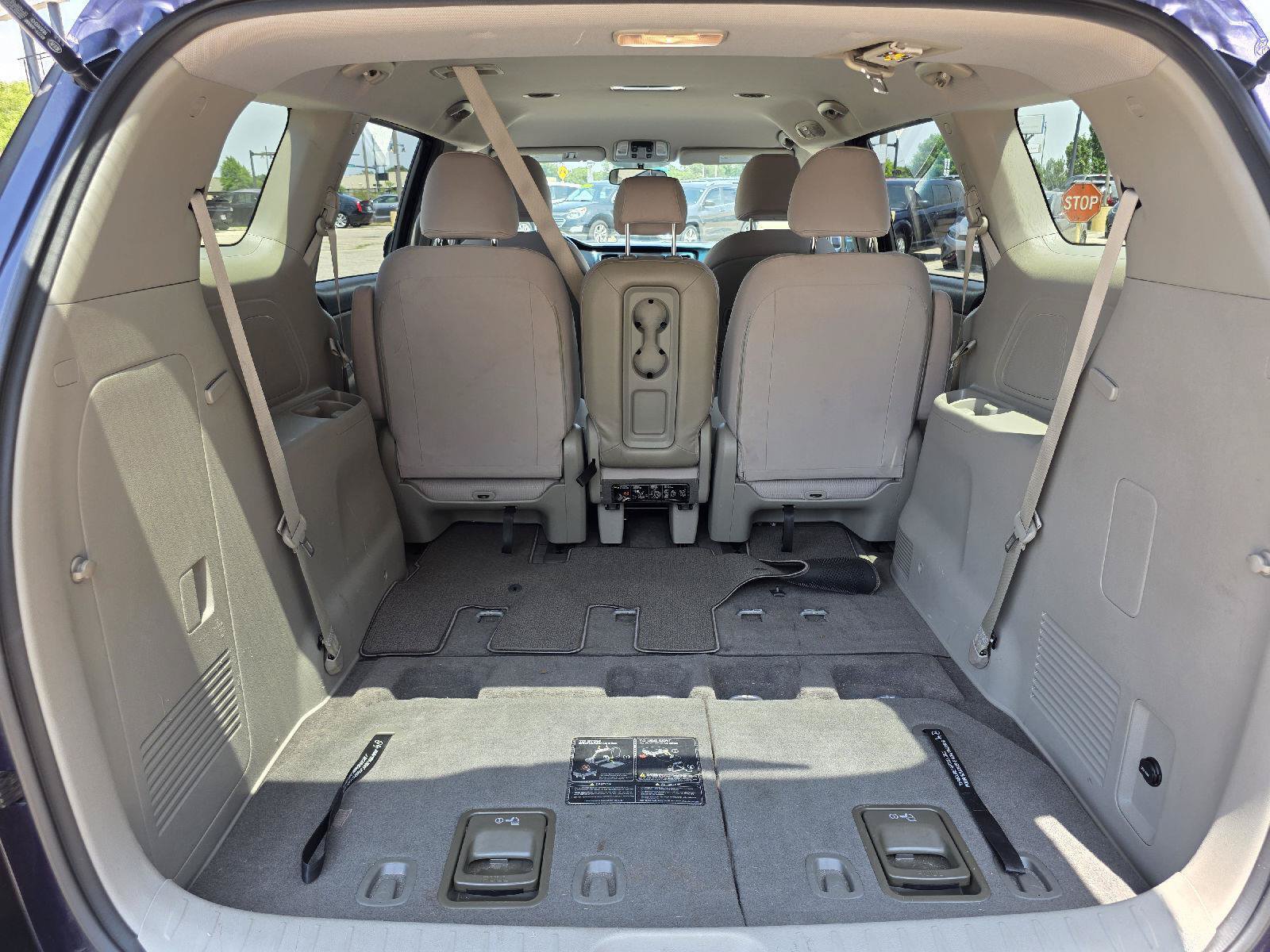 Used 2019 Kia Sedona LX FWD image 32
