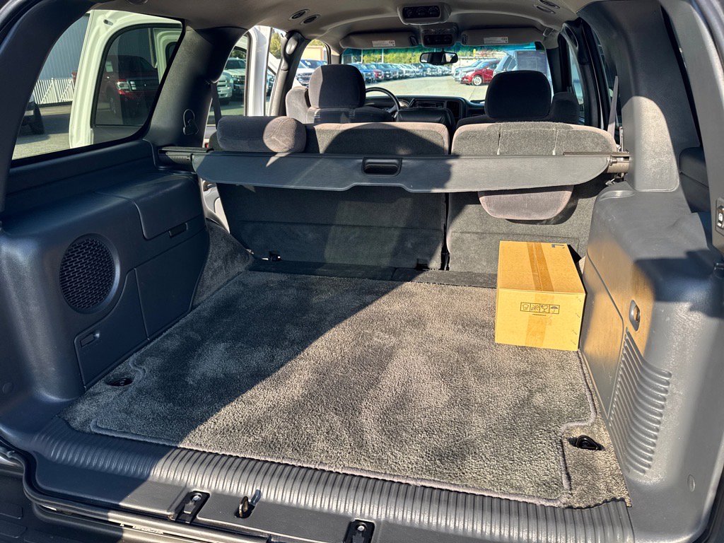 Used 2002 Chevrolet Tahoe LS image 8