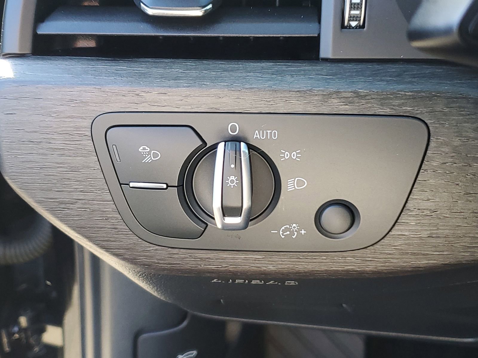 Used 2019 Audi A4 2.0T Premium image 22