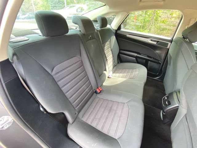 Used 2020 Ford Fusion SE AWD/4WD image 25