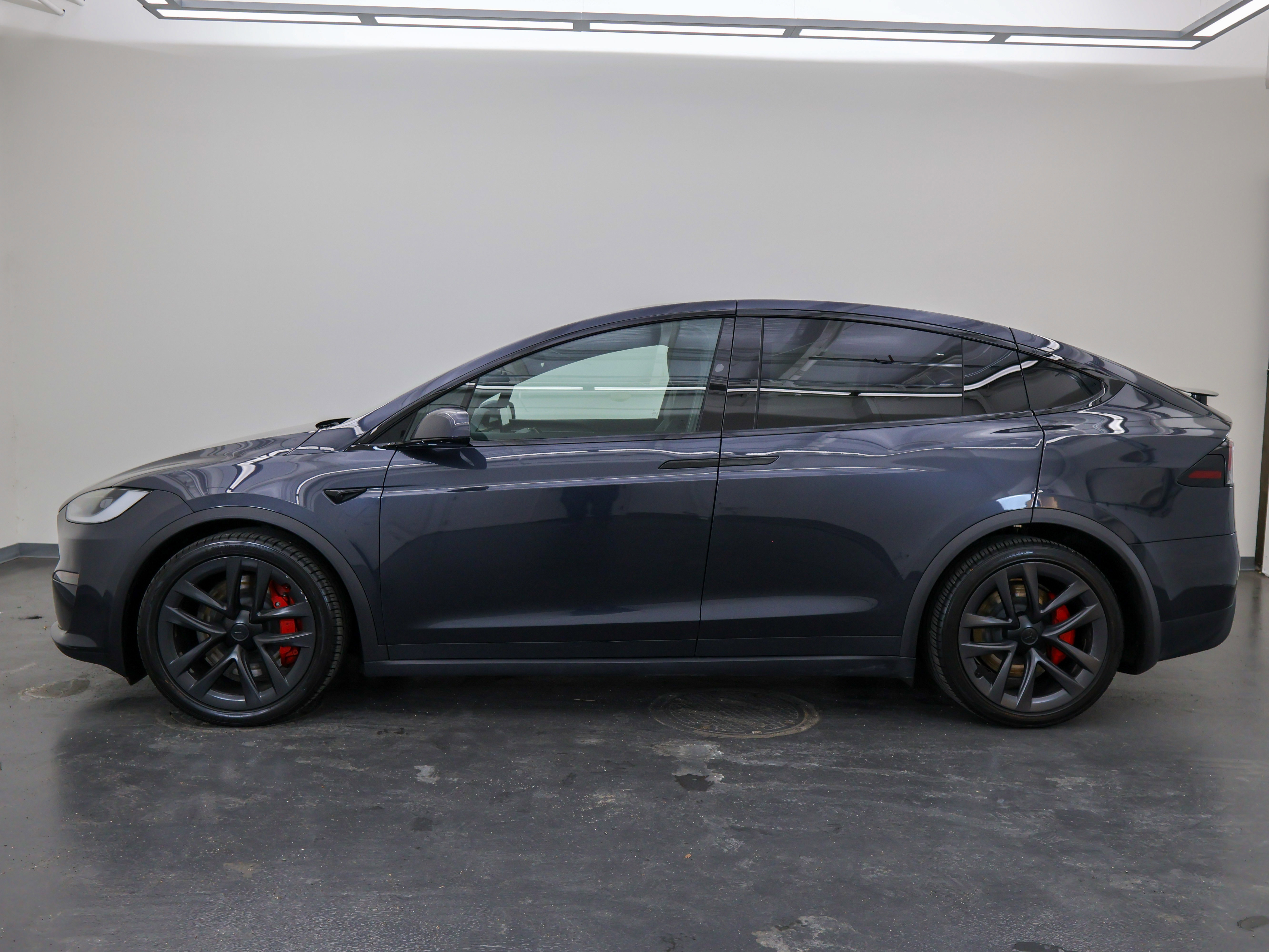 Used 2023 Tesla Model X Plaid image 6