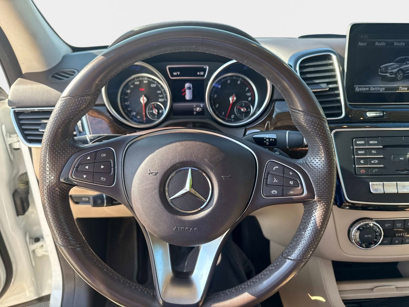 Used 2018 Mercedes-Benz GLE 350 image 32