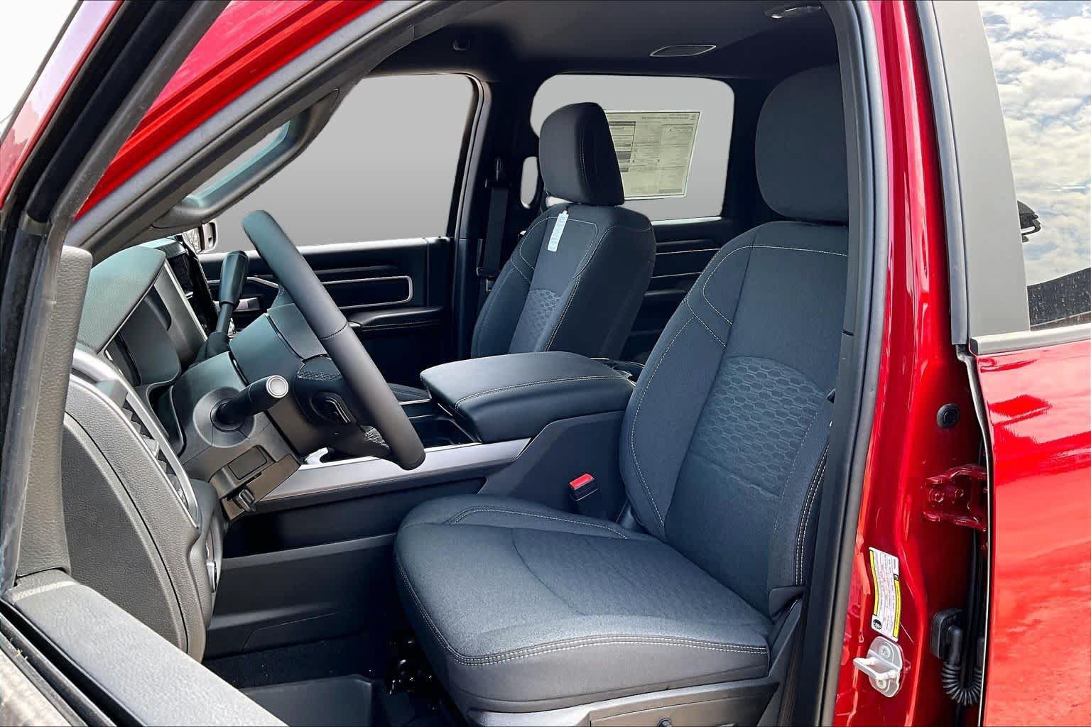 New 2026 RAM 3500 Big Horn AWD/4WD image 10