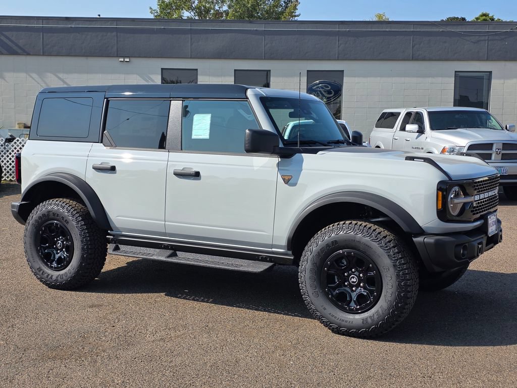 New 2026 Ford Bronco Badlands w/ Sasquatch Package AWD/4WD image 3