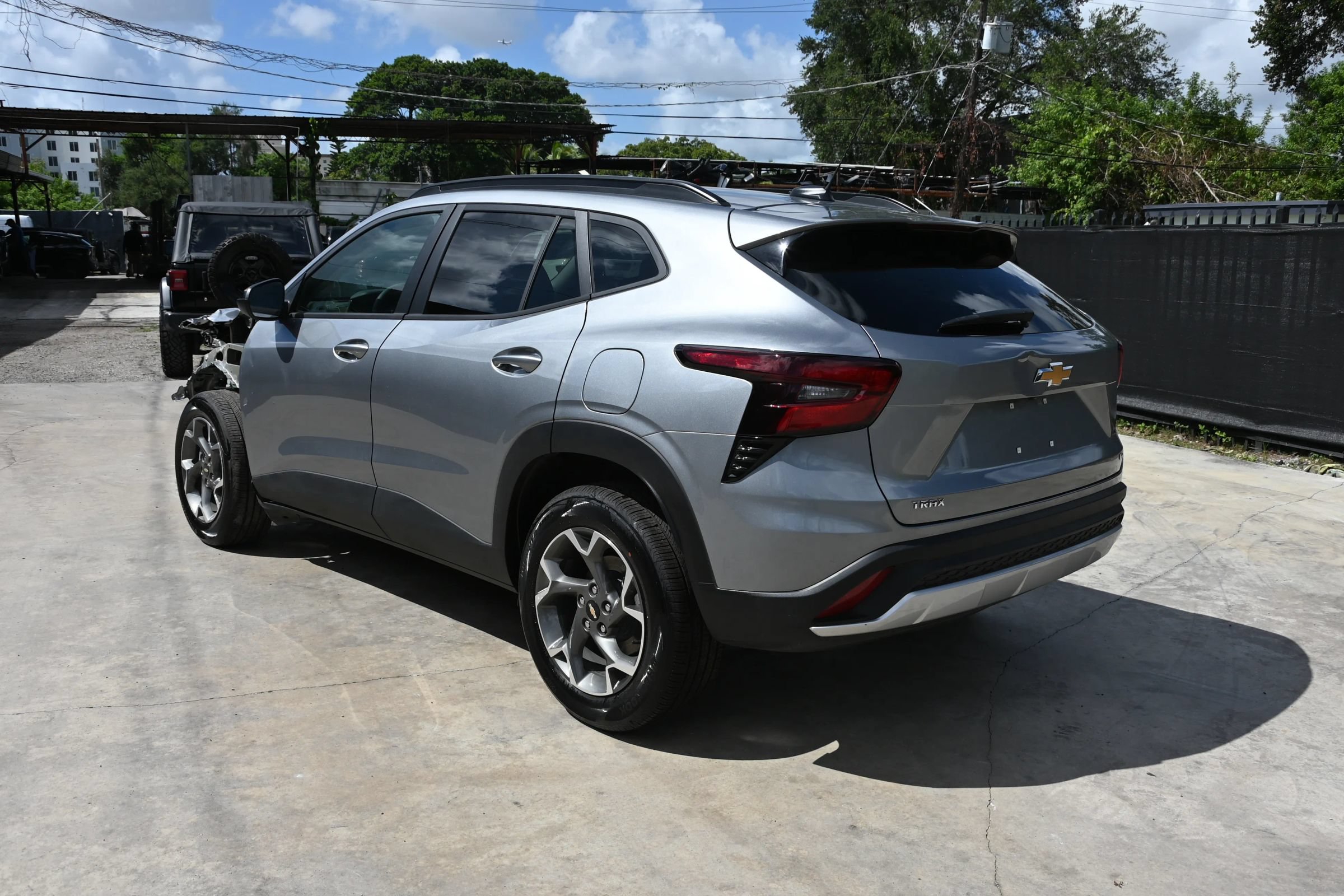 Used 2026 Chevrolet Trax LT FWD image 5