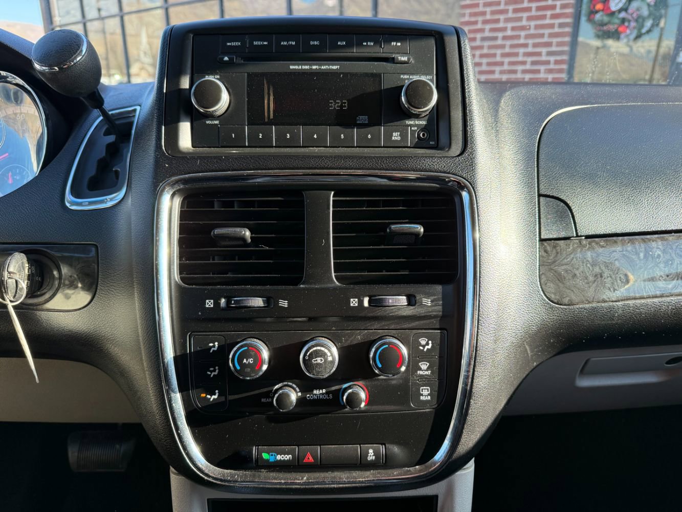 Used 2014 Dodge Grand Caravan SXT image 14