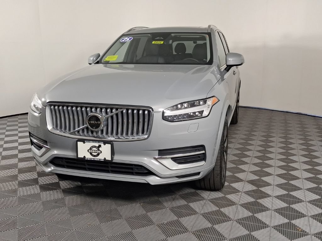 Certified 2025 Volvo XC90 T8 Plus w/ Protection Package AWD/4WD image 3
