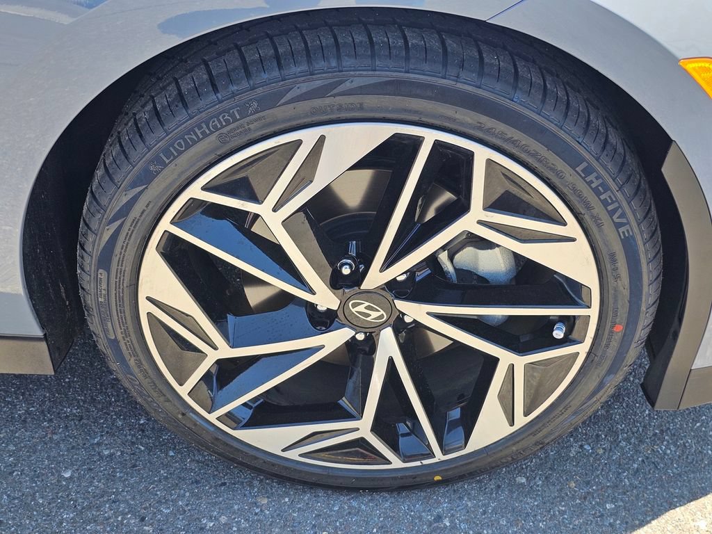 Certified 2023 Hyundai Ioniq 6 SEL RWD image 10