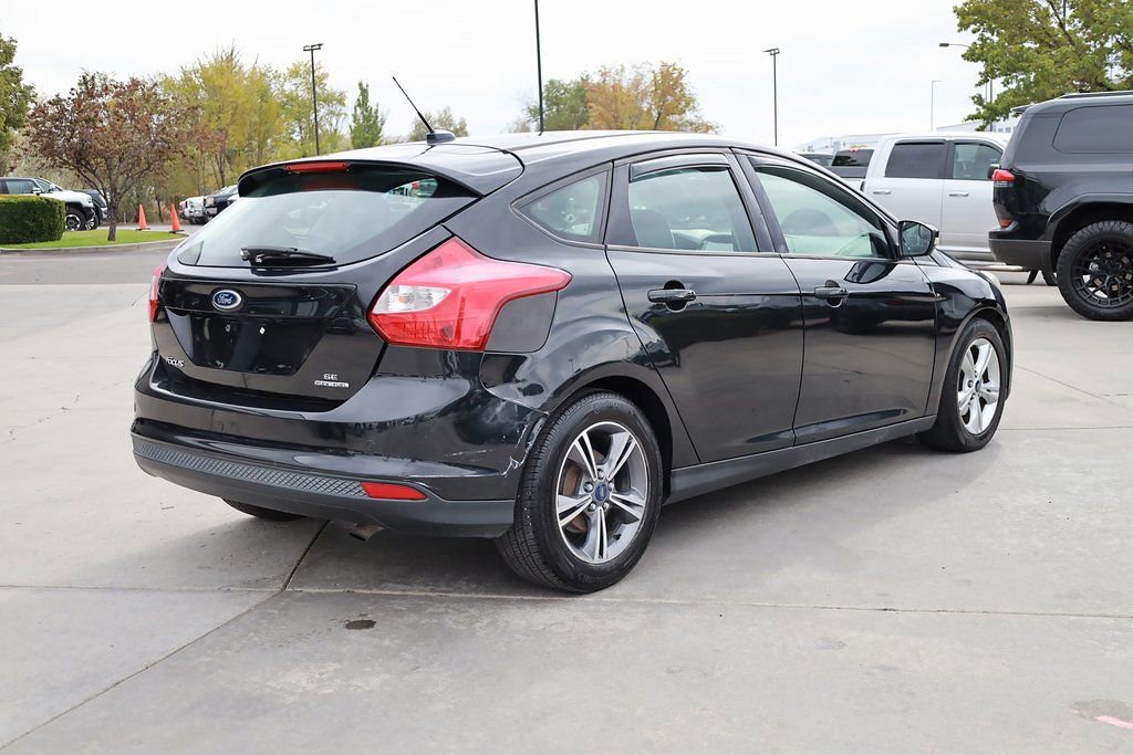 Used 2014 Ford Focus SE w/ SE Winter Package image 6