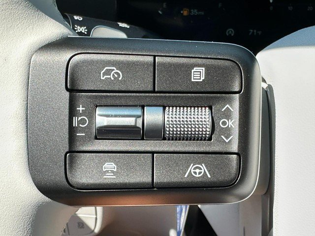 Used 2026 Hyundai Palisade SEL FWD image 13