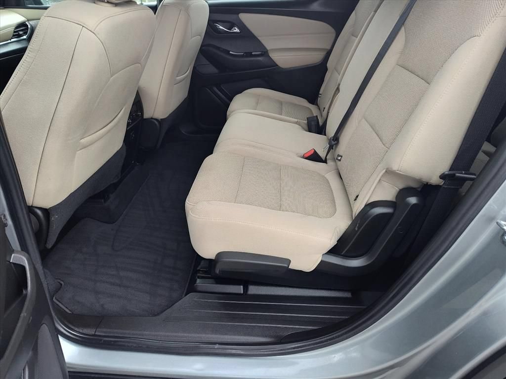 Used 2023 Chevrolet Traverse LS w/ Safety Package AWD/4WD image 11