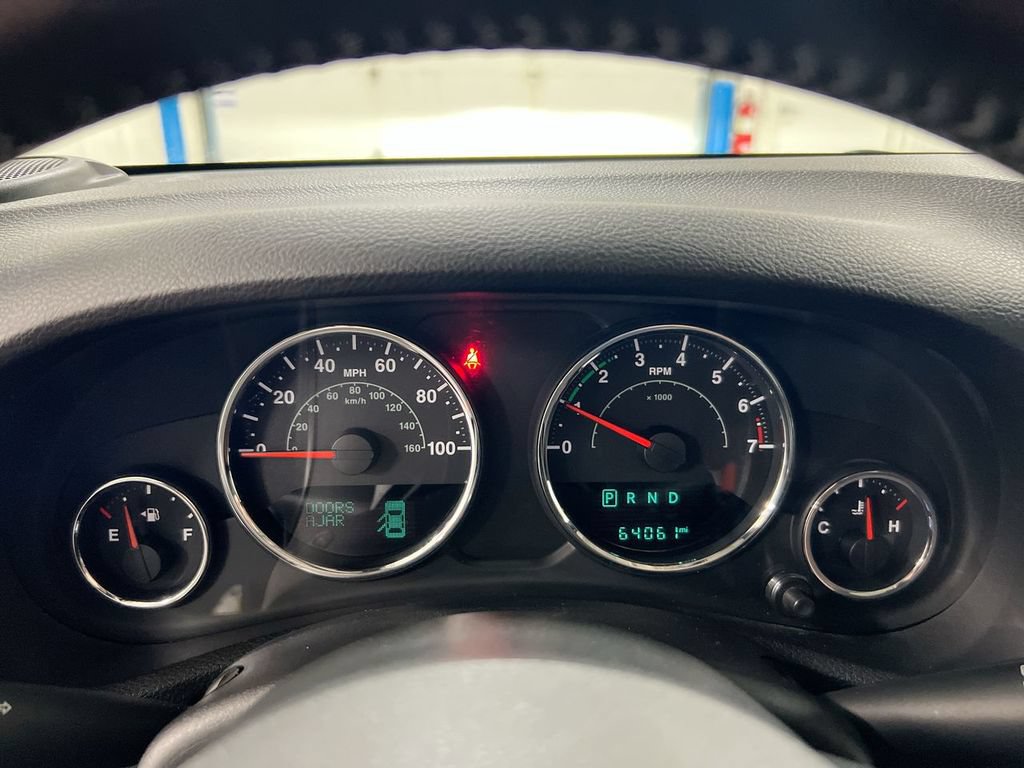 Used 2017 Jeep Wrangler Unlimited Sahara w/ Connectivity Group AWD/4WD image 12