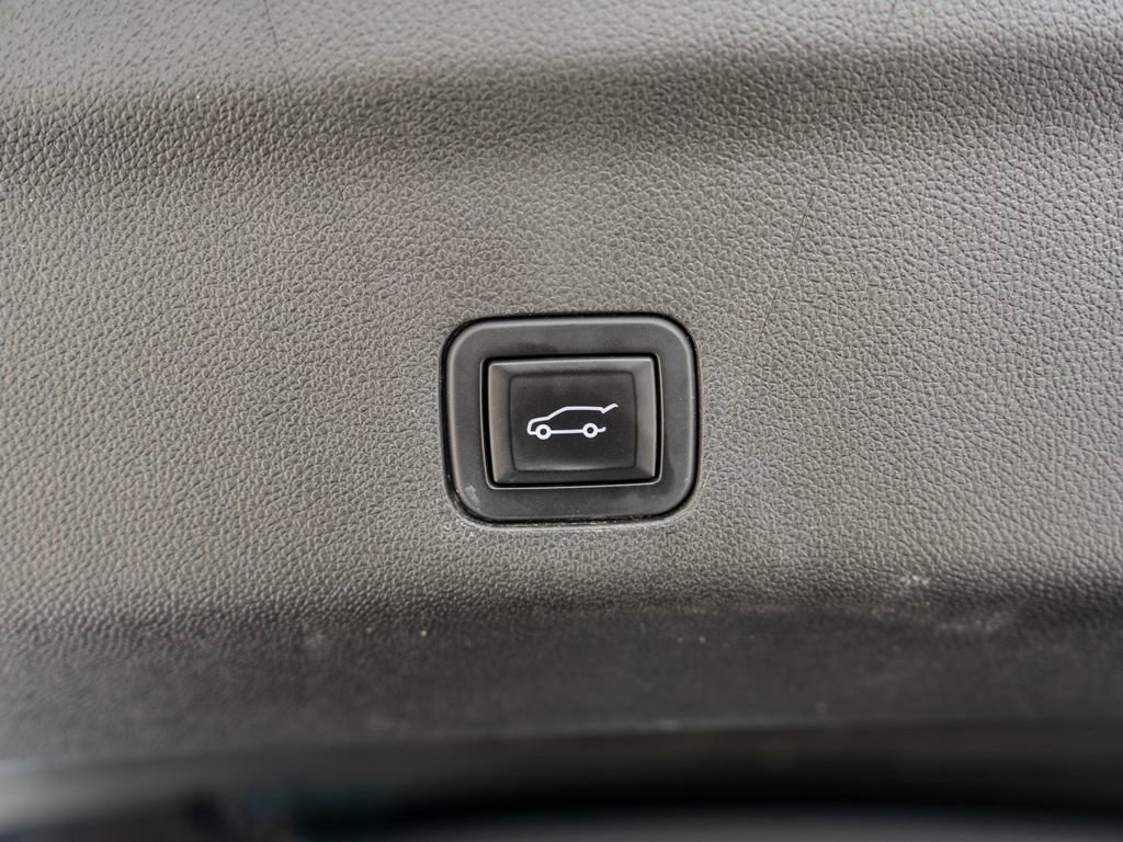 Used 2024 Chevrolet Suburban High Country image 37