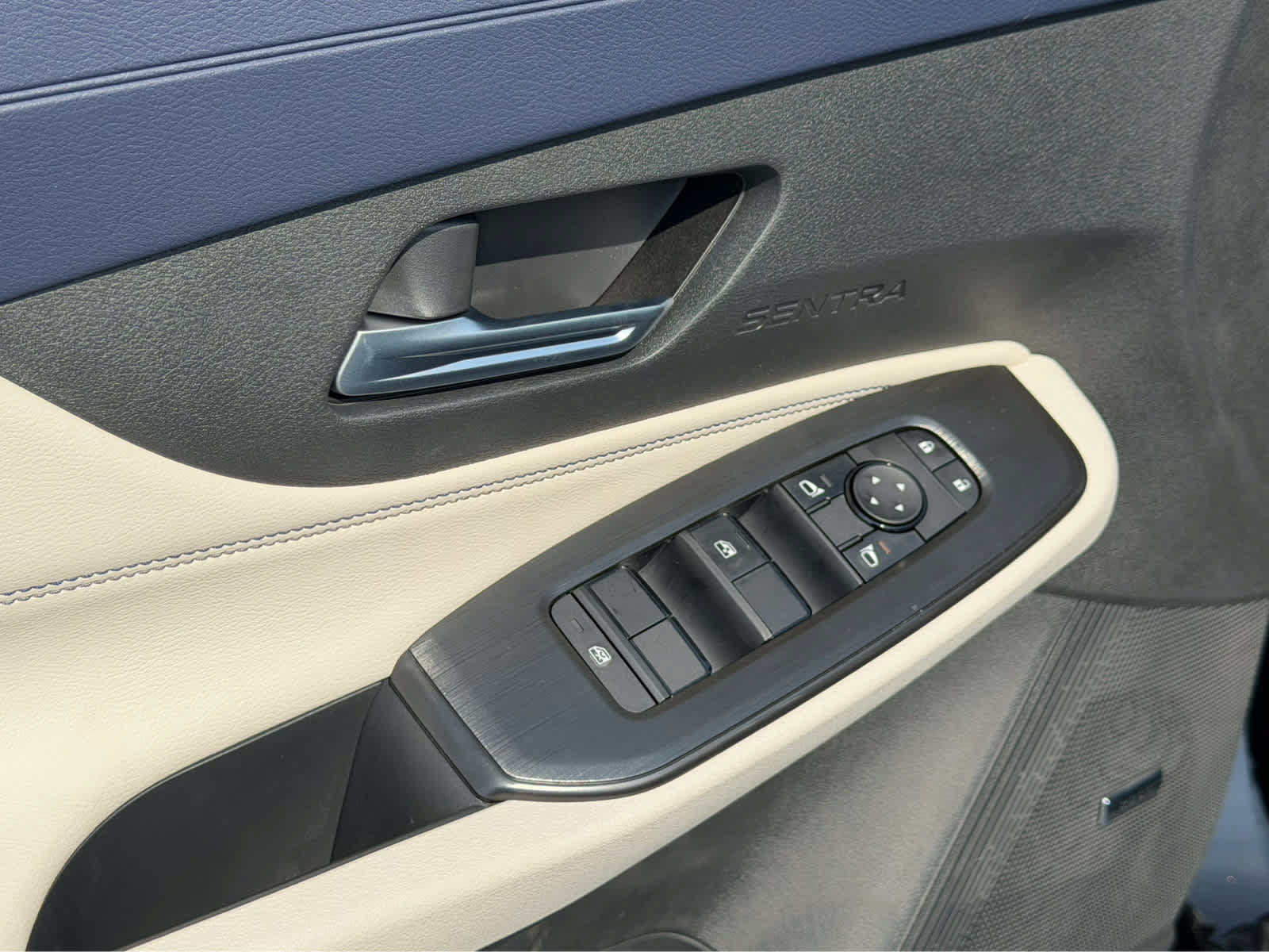 New 2027 Nissan Sentra SL w/ Floor Mat Package FWD image 21