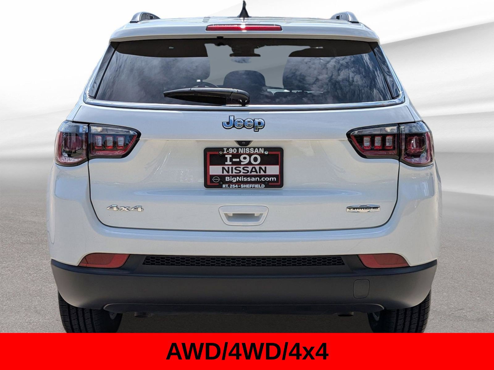 Used 2024 Jeep Compass Latitude AWD/4WD image 10