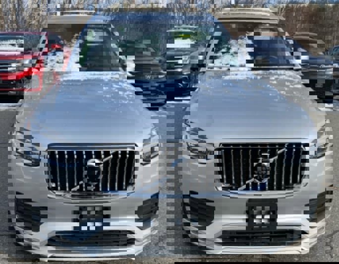 Used 2022 Volvo XC90 T6 Momentum image 4