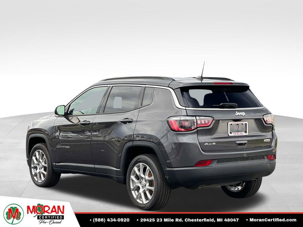 Used 2024 Jeep Compass Latitude AWD/4WD image 4