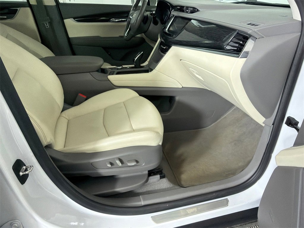 Used 2020 Cadillac XT6 Premium Luxury image 14