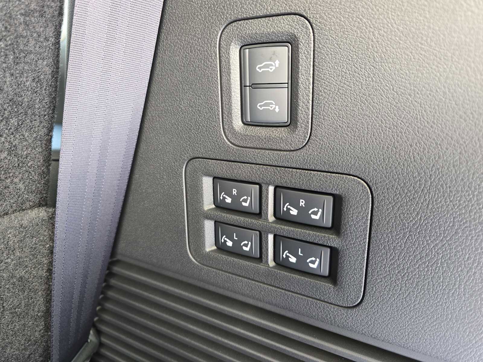 New 2026 INFINITI QX80 Luxe w/ Cargo Package image 27
