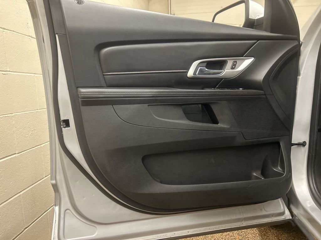 Used 2016 GMC Terrain SLE image 13