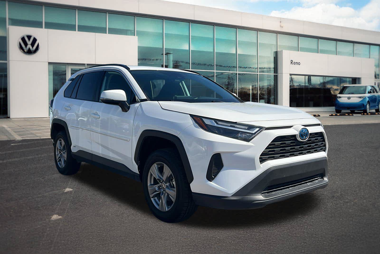 Used 2024 Toyota RAV4 LE AWD/4WD image 3