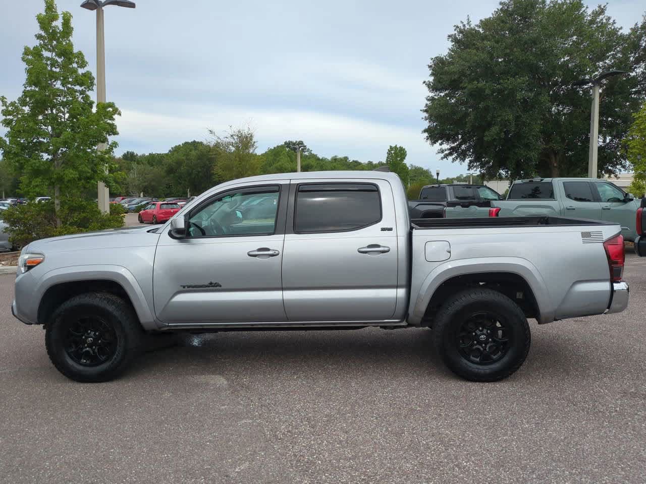 Used 2019 Toyota Tacoma SR5 RWD image 3
