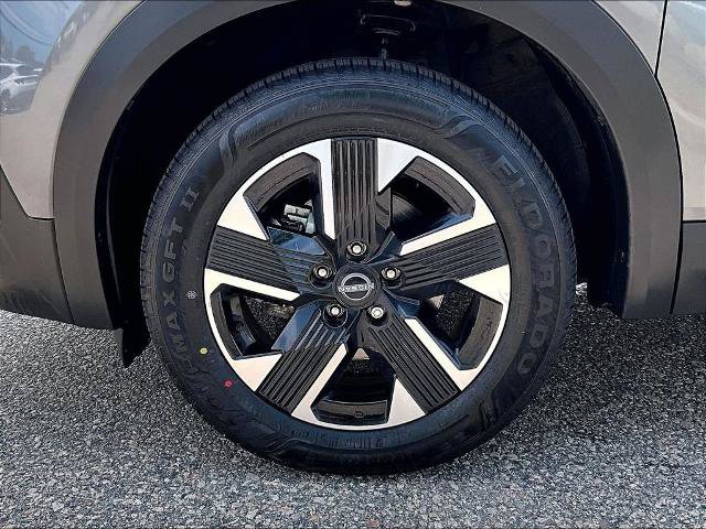 Certified 2025 Nissan Kicks SV AWD/4WD image 7