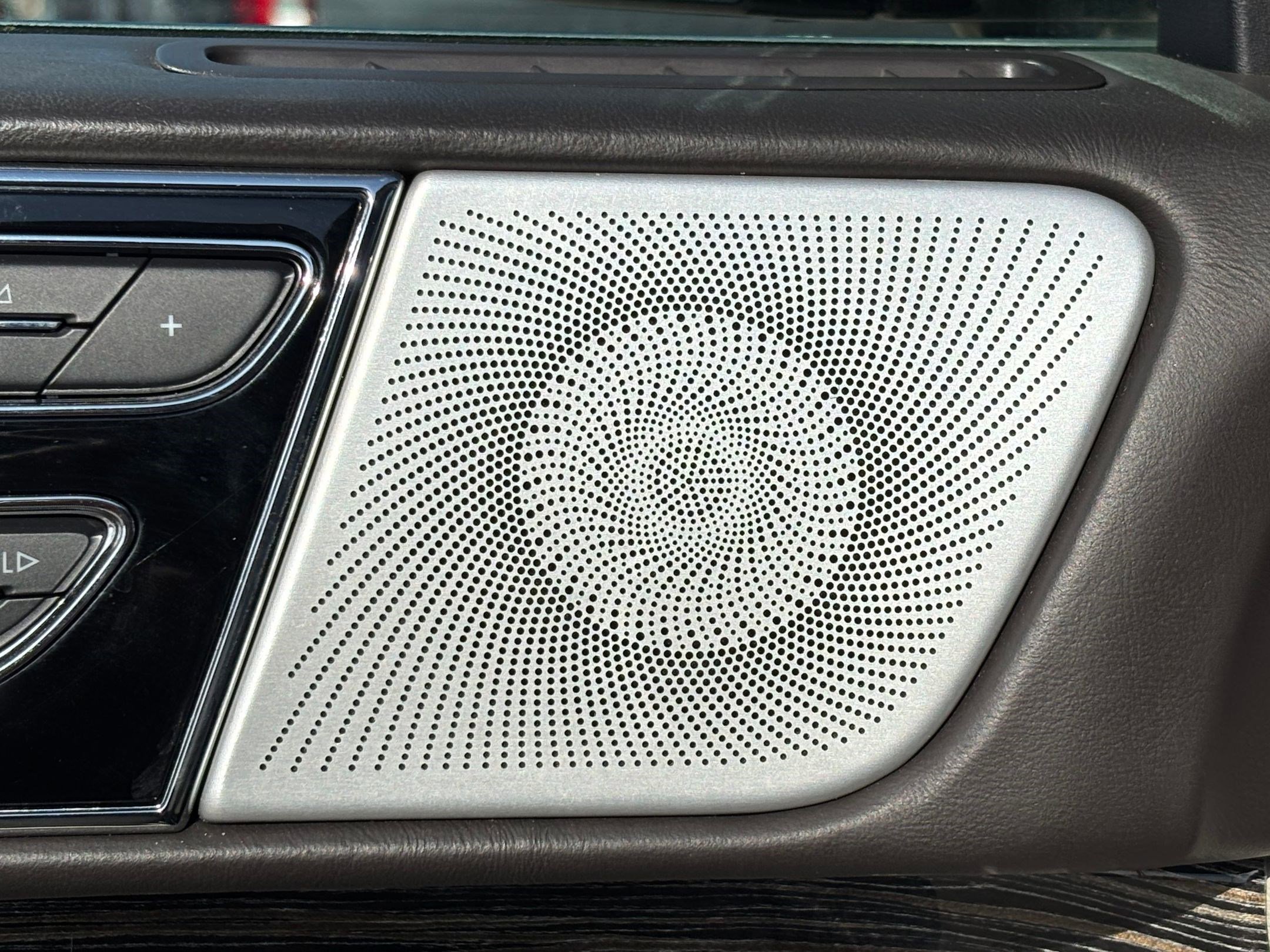 Used 2020 Lincoln Navigator L Black Label w/ Cargo Convenience Package image 15