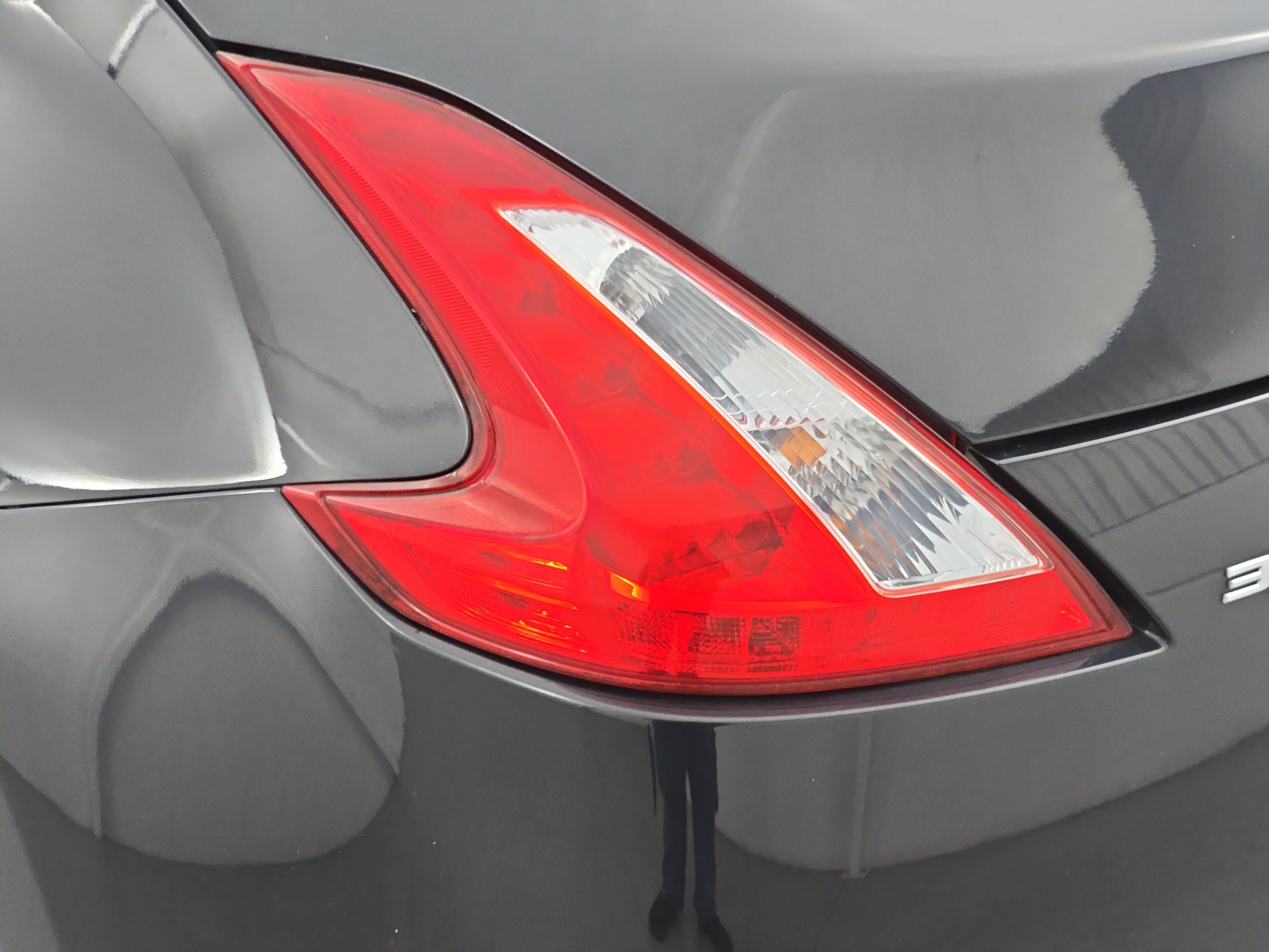 Used 2016 Nissan 370Z Coupe RWD image 30