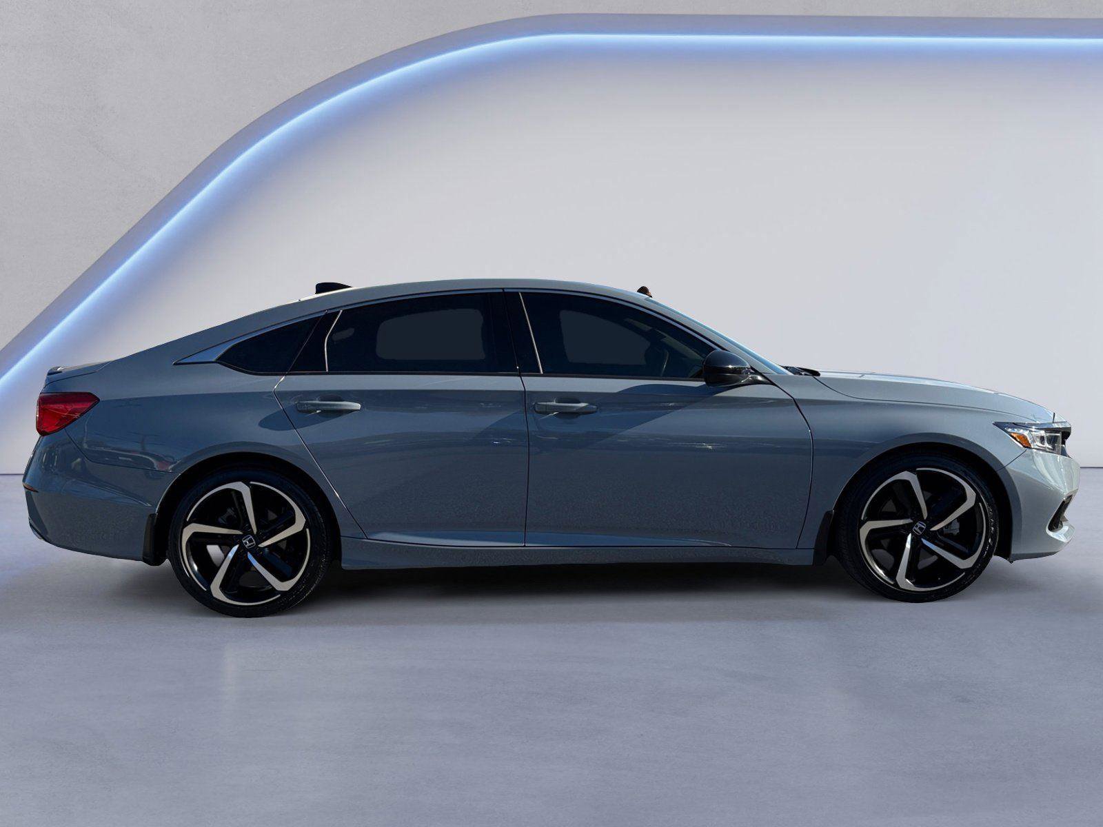 Used 2022 Honda Accord Sport image 2