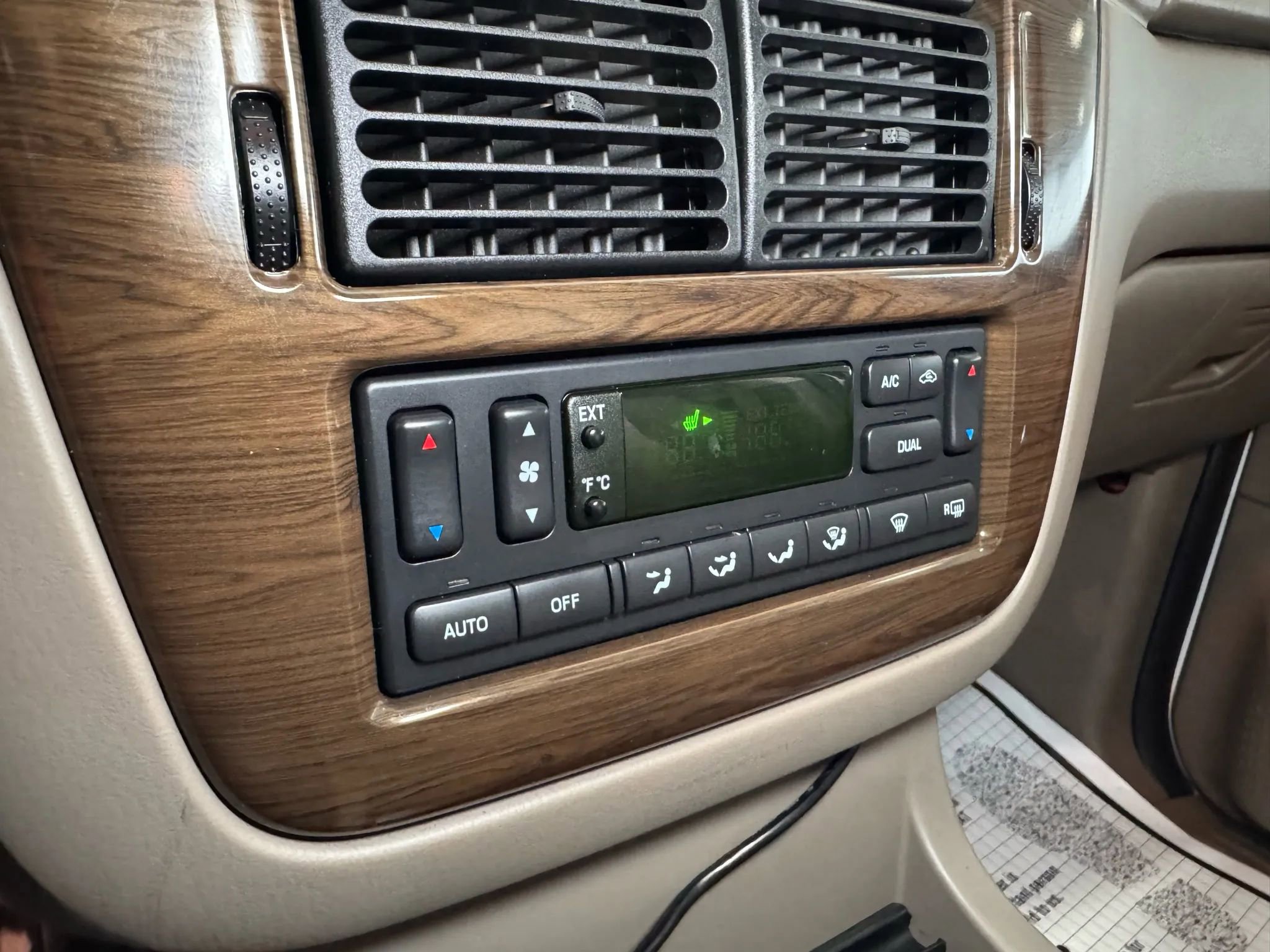 Used 2005 Ford Explorer Eddie Bauer AWD/4WD image 32