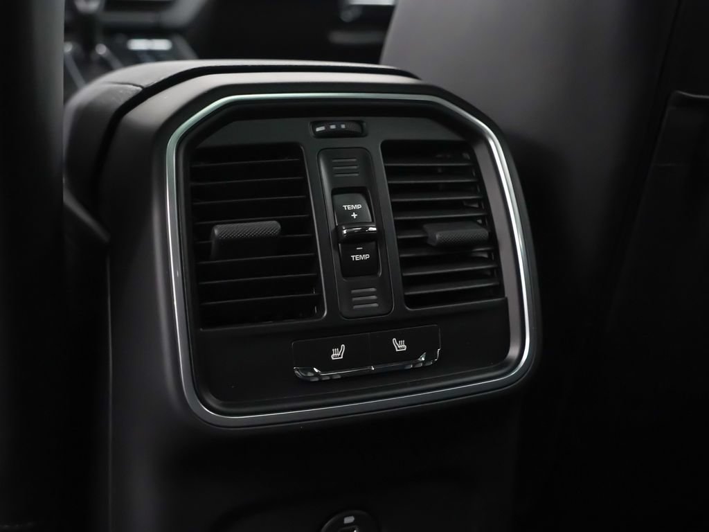 Certified 2026 Porsche Macan AWD/4WD image 20