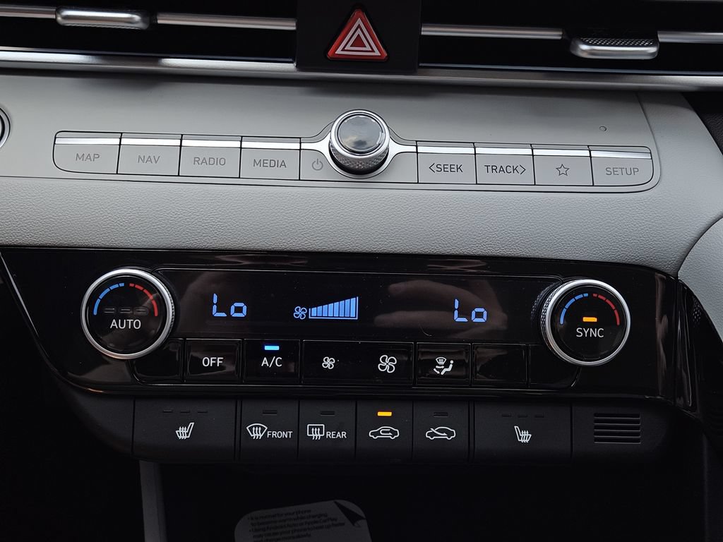 New 2026 Hyundai Elantra Limited FWD image 18