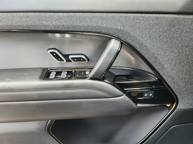 Used 2025 Land Rover Range Rover Sport SE image 22