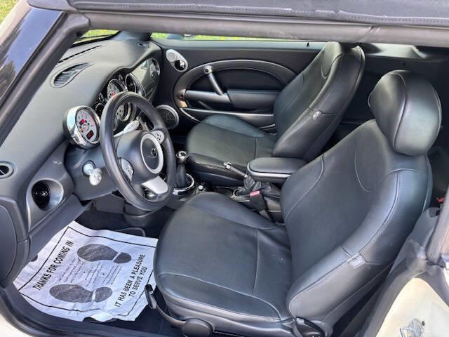 Used 2006 MINI Cooper Convertible image 11