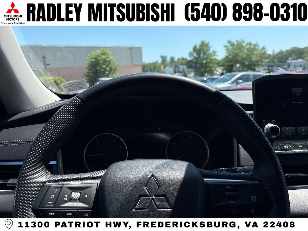 Used 2023 Mitsubishi Outlander SE AWD/4WD image 8