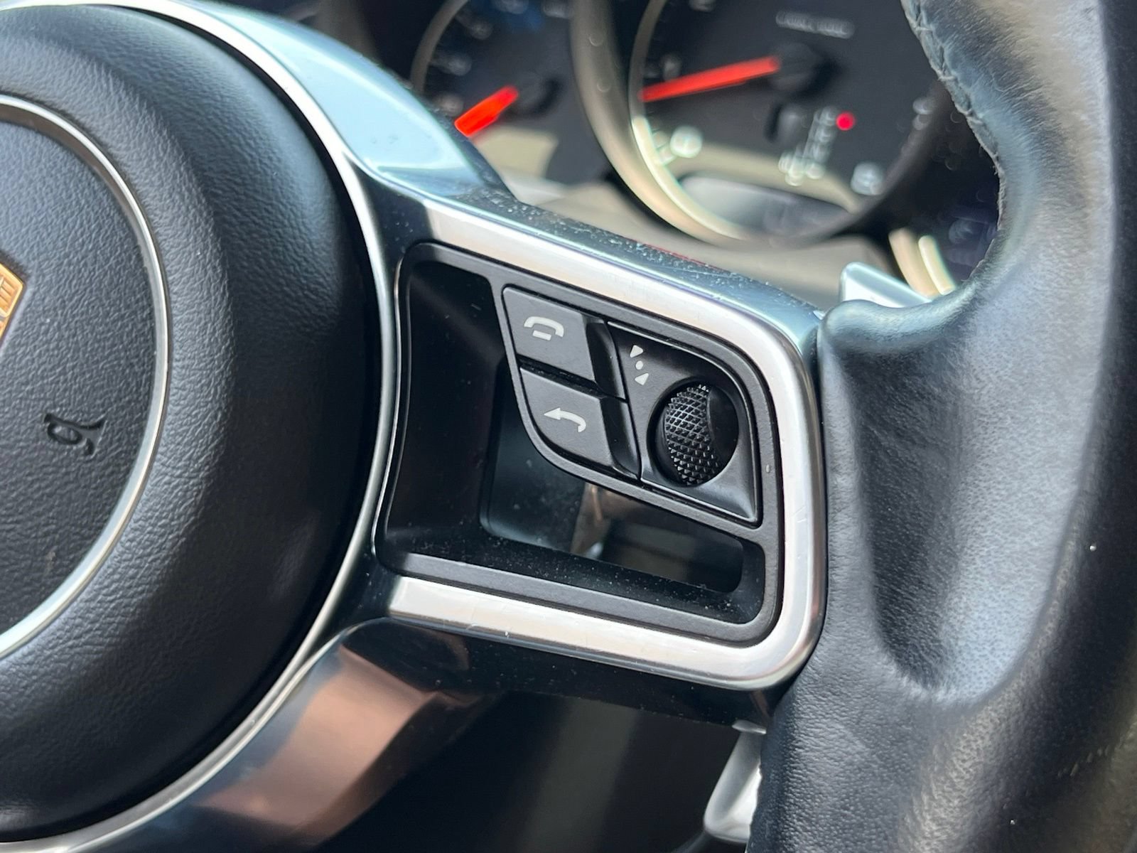 Used 2016 Porsche Cayenne AWD/4WD image 25