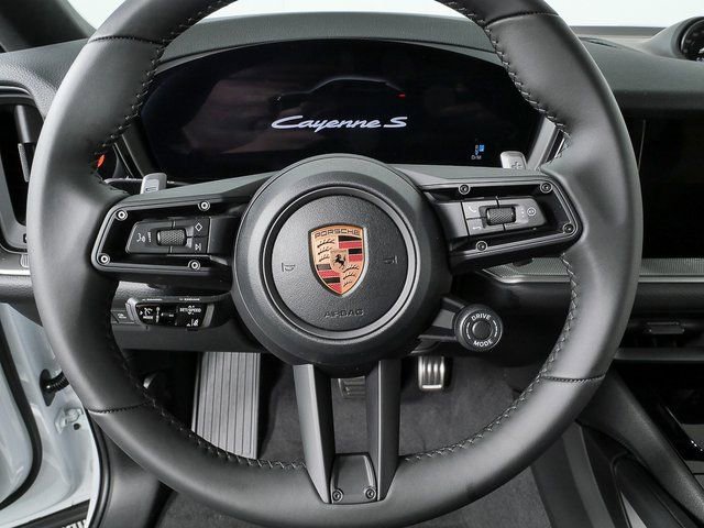 New 2026 Porsche Cayenne S image 9