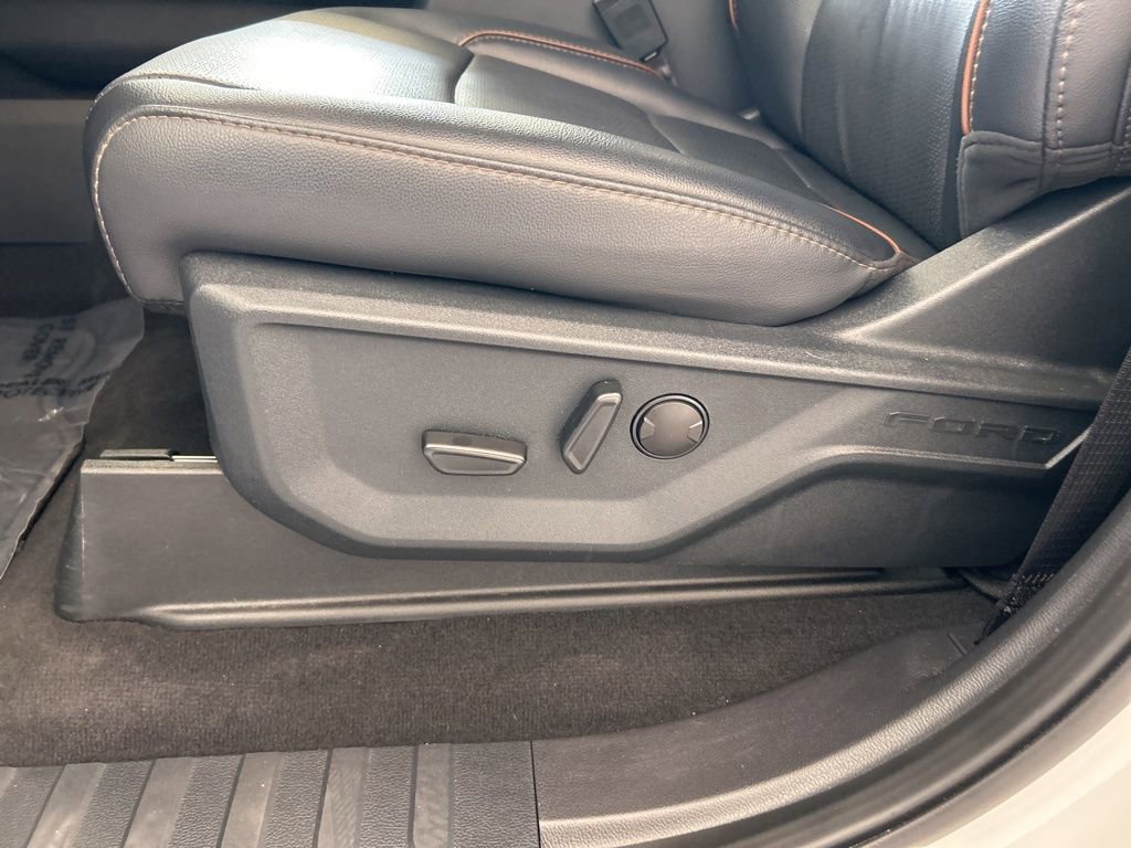 Used 2025 Ford F350 Lariat image 46