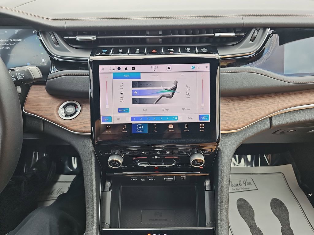 Used 2023 Jeep Grand Cherokee Summit w/ Luxury Tech Group V image 24