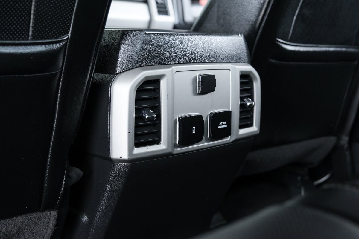 Used 2018 Ford F250 Lariat w/ Chrome Package image 56