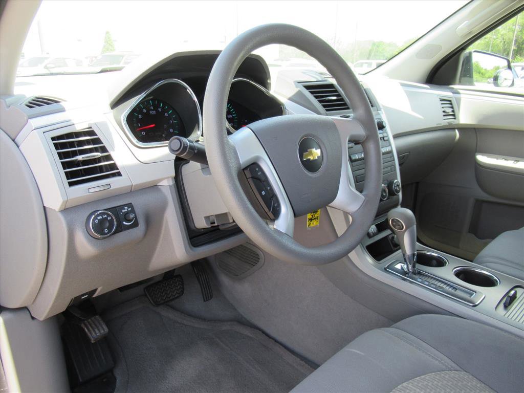 Used 2012 Chevrolet Traverse LS FWD image 16