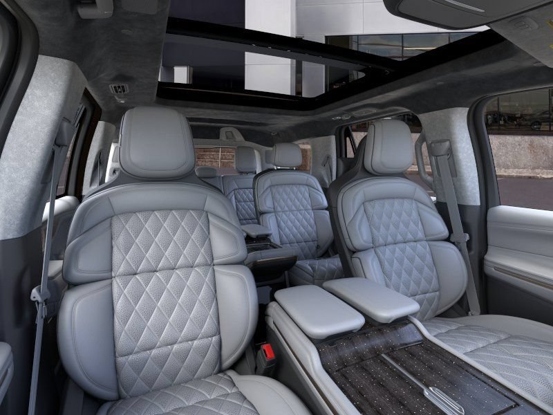 New 2026 Lincoln Navigator Black Label AWD/4WD image 10